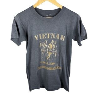 Vintage Vietnam Remembered Shirt Mens Medium 3 Soldiers Memorial Graphic 80s
